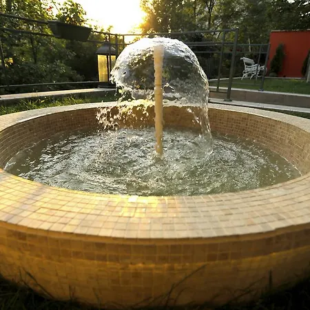 Garden40 Bed & Breakfast 3*