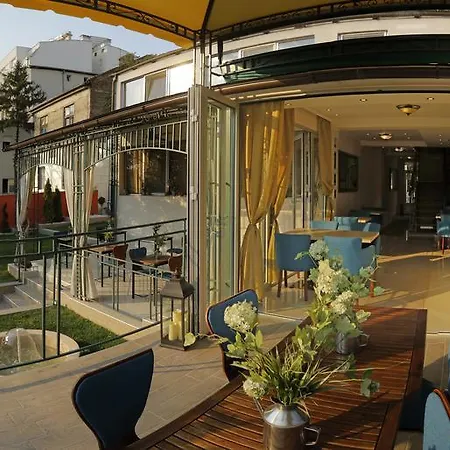 Bed & Breakfast Garden40 Beograd